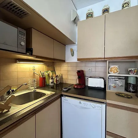Daire Sm070-a67 Sainte-maxime, Appt 2 Pieces 5 Couchages Centre Ville, Vue *